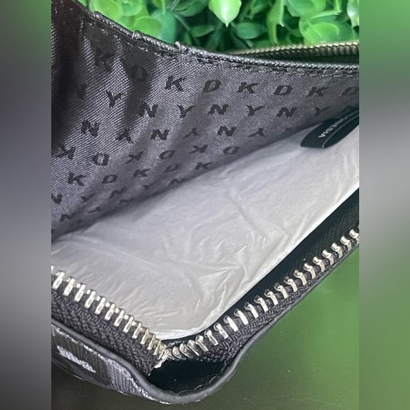 DKNY Vela Small Zip Around Cheetah Print Wallet New - Picture 9 of 9